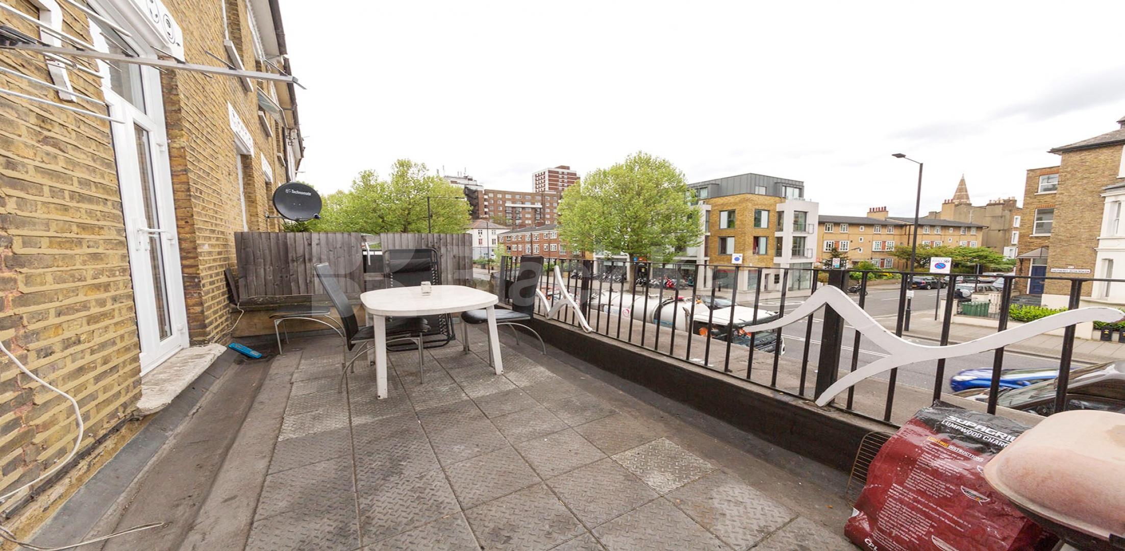 			NEW INSTRUCTION, 4 Bedroom, 1 bath, 1 reception Maisonette			 Shepherds Bush Road, Shepherds Bush/Hammersmith